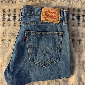 Levi’s shorts size 33 x 32